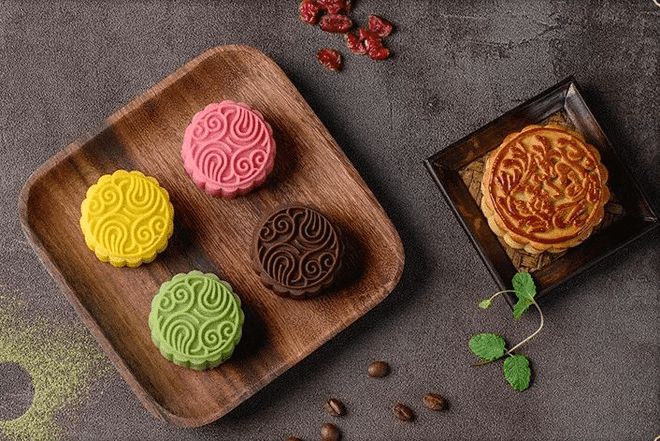 月餅全自動(dòng)刷蛋機(jī)，提高產(chǎn)品產(chǎn)量，提升產(chǎn)品檔次！